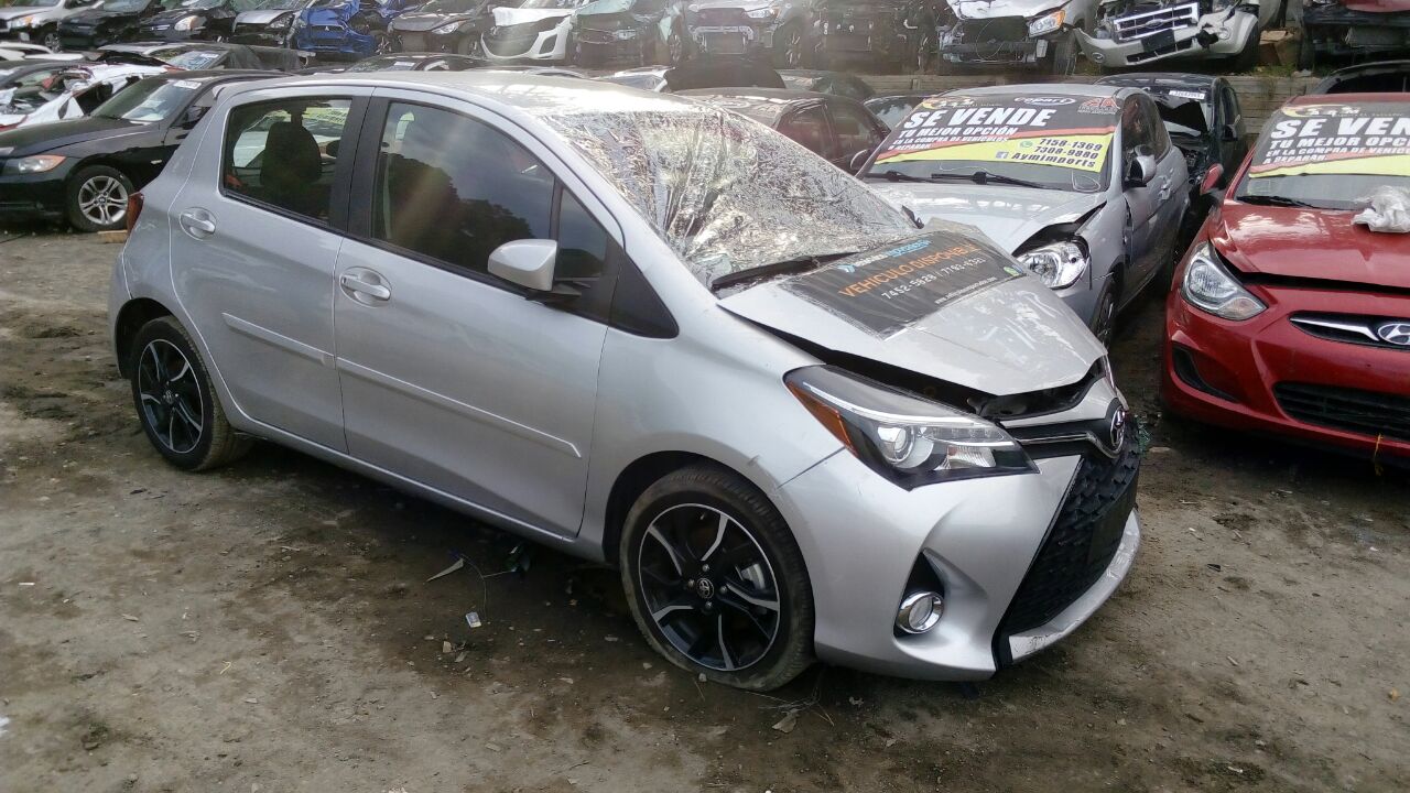 Toyota Yaris Hatchback SE 2015