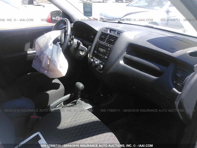 3fb076cb-40df-48b6-90c4-6f56592d7fd7