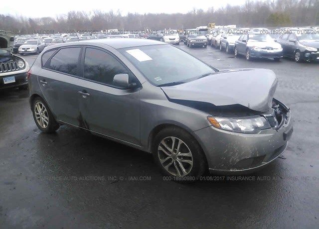 Kia Forte EX HB 2012