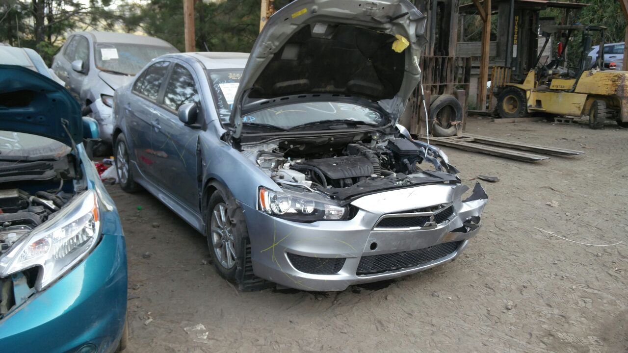 Mitsubishi Lancer ES 2015